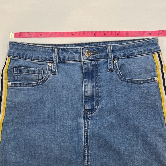 GUESS DEMMIE SIDE STRIPE MINI SKIRT | size Small - Picture 5 of 7